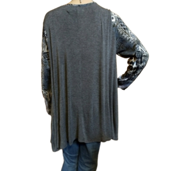 Camille & Company Blousy Print Top - Picture 6 of 6